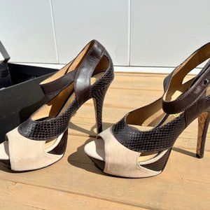 L.A.M.B. Cho pumps